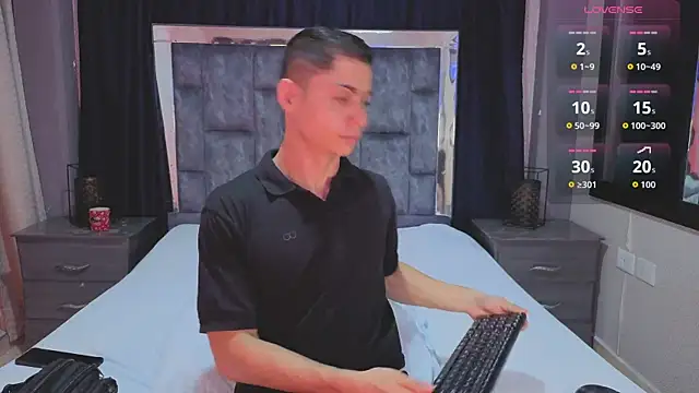 LeoMonnroe online show from June 2, 7:26 pm