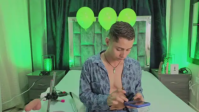 LeoMonnroe online show from March 6, 9:01 pm