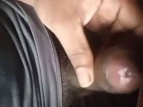 walkolla28 online show from February 3, 7:35 am