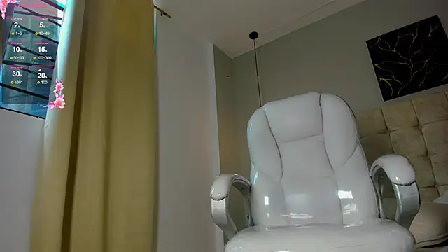 twink royale18 online show from March 4, 4:25 pm