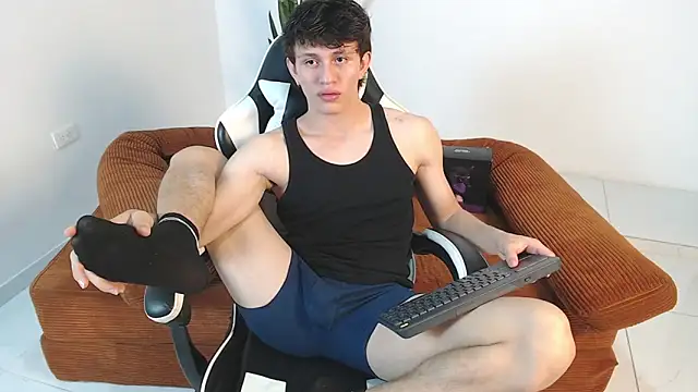 DarrenColleen online show from April 20, 11:40 pm