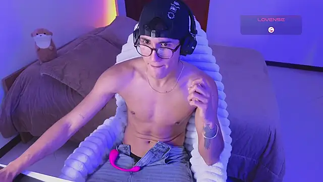 emilio rivs online show from February 13, 11:32 pm