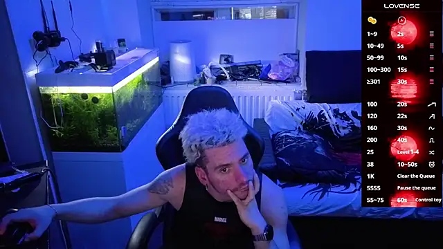 Rayzel White online show from March 1, 9:58 pm