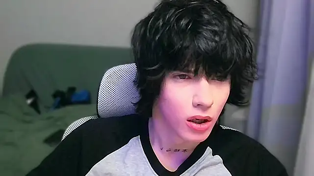 LeonBoykisser online show from February 3, 12:10 pm