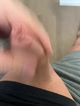 longdong00789 online show from April 20, 9:45 am