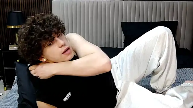 TylerGibson online show from March 16, 5:44 am