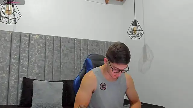 Calvin Hunter online show from April 13, 11:05 pm