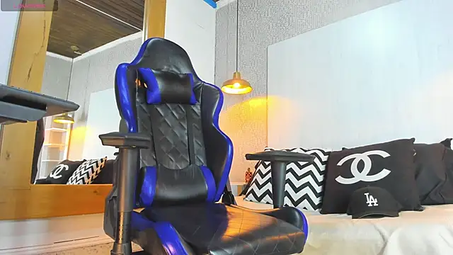 Dusan Grey77 online show from February 18, 4:21 am