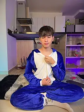 Naim TheKing online show from April 14, 2:38 pm