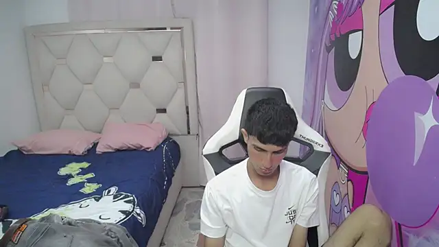 Akyra latinn online show from January 19, 3:03 pm