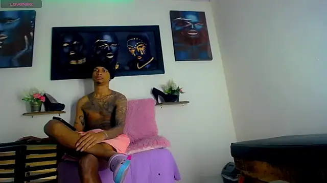 Tatoo Noah online show from April 9, 1:06 pm