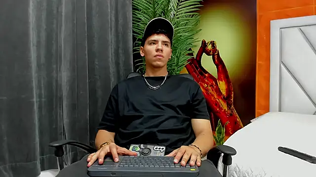 Tobias Vega online show from March 27, 11:38 pm