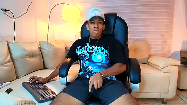 ricky spensar23cm  online show from April 19, 12:43 am