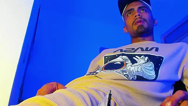 Rpoolrboy online show from March 18, 8:17 am