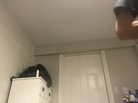 yourwhiteboy1 online show from March 5, 1:24 am