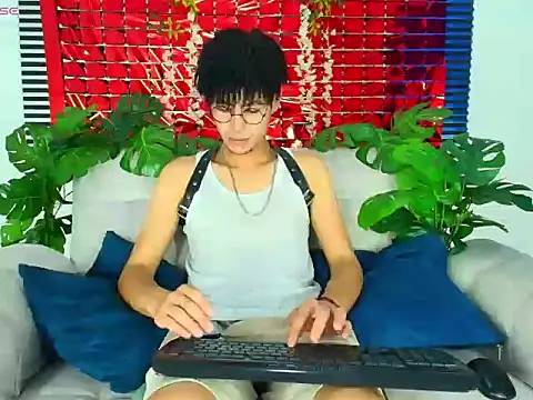 ThiiagoSaeenz online show from February 23, 3:36 pm