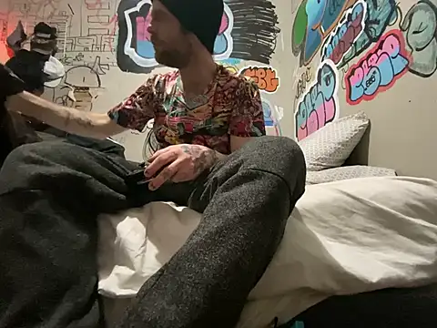 gothboiplzty online show from March 3, 8:55 am