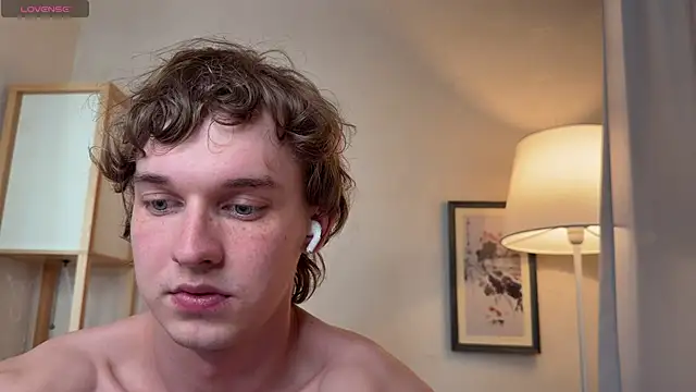 Friday gay dude online show from April 4, 1:30 pm