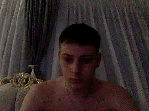 Carlos18loverboyfriend online show from March 26, 10:47 pm