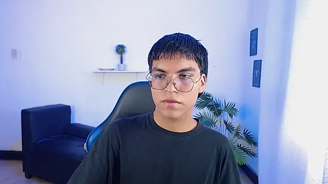 Maecum18 online show from March 30, 9:49 pm