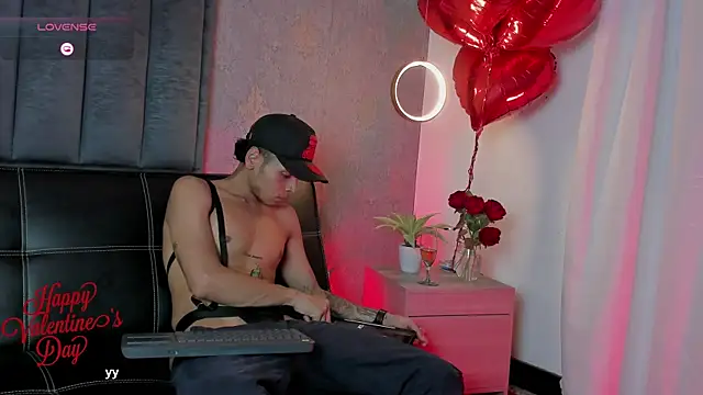 Alejandroo Montenegro online show from February 14, 1:00 am