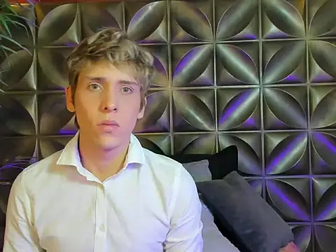 DannyParker  online show from February 25, 5:08 am