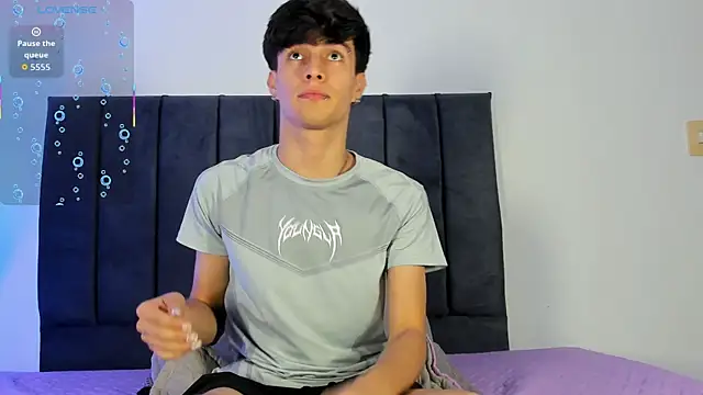 axxxel twink online show from March 30, 12:55 am