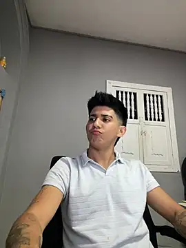 Thiago Olsen online show from February 3, 6:22 am