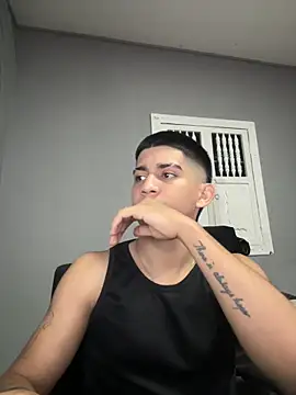 Thiago Olsen online show from February 12, 6:52 am