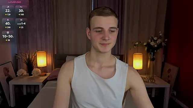 HereAlexColee online show from February 18, 2:15 pm