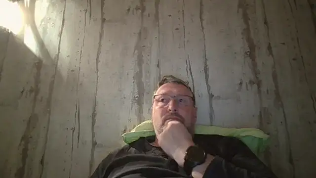 doudou310 online show from April 6, 5:19 am