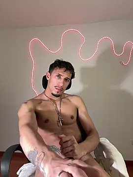 rafael stone11 online show from February 3, 6:22 am