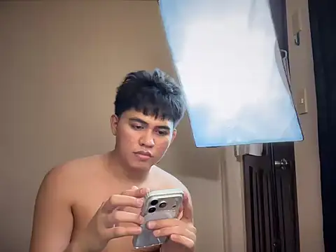 LustTitanX online show from February 11, 3:39 pm