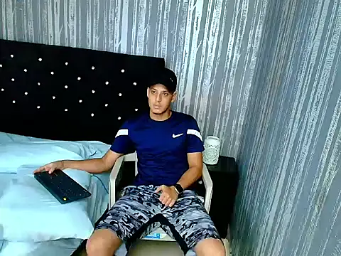 Noah Blackk online show from March 2, 1:29 pm