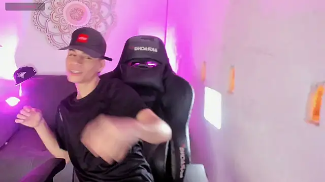 juan posada online show from March 4, 9:22 pm