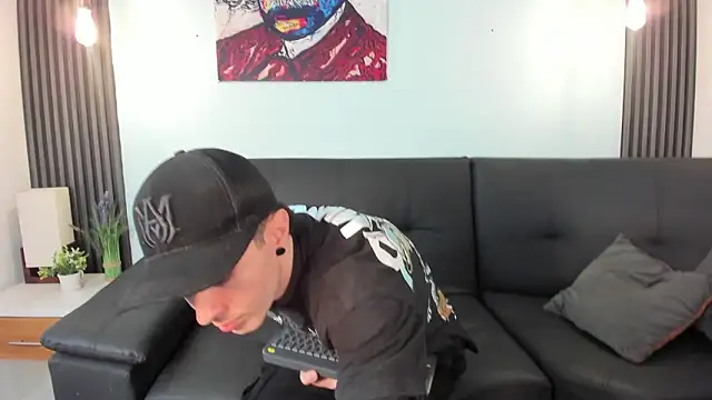 Lio      online show from February 15, 3:13 am