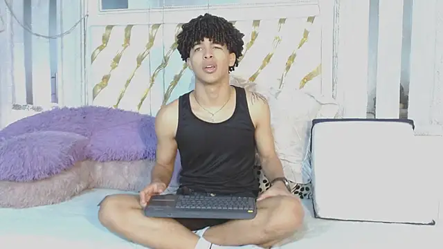 ian smith  online show from April 20, 11:35 am