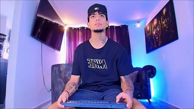 miguel aguirre  online show from February 7, 1:40 pm