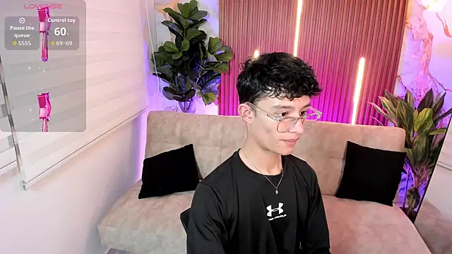 Patrick Howland  online show from March 23, 3:34 am