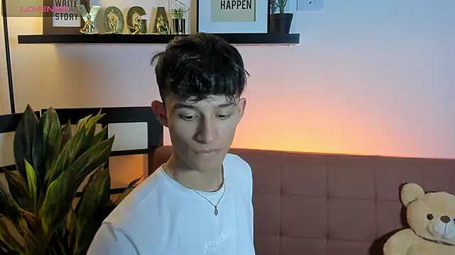 Patrick Howland  online show from April 16, 9:04 pm