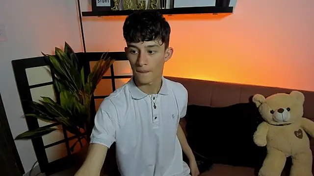 Patrick Howland  online show from April 20, 9:06 pm