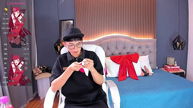 Noa 03 online show from June 3, 6:13 pm