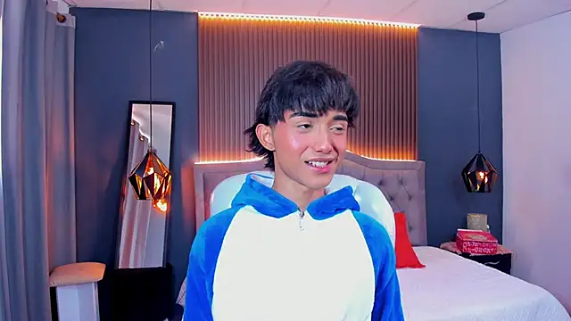 Noa 03 online show from March 16, 6:56 pm