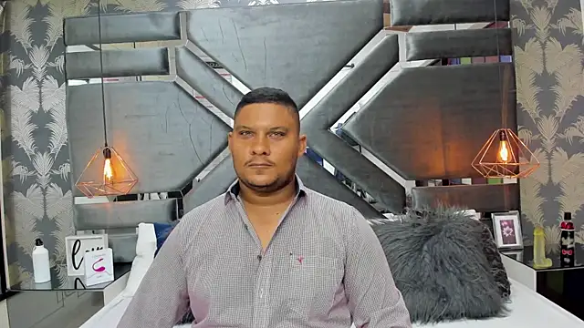 LaimCarterss online show from March 2, 12:45 pm