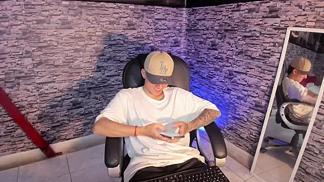 Wesleey-Boy online show from March 3, 7:54 pm