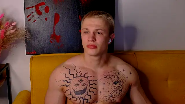 SterlingNoir online show from March 18, 9:29 pm