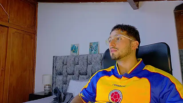 NICK MOSS  online show from March 10, 11:16 am