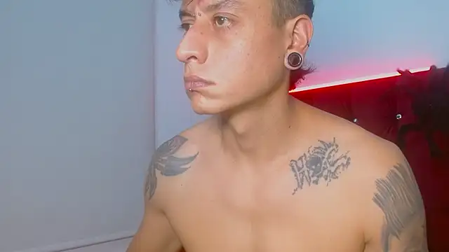 SkinnyDevil12 online show from March 4, 3:46 am