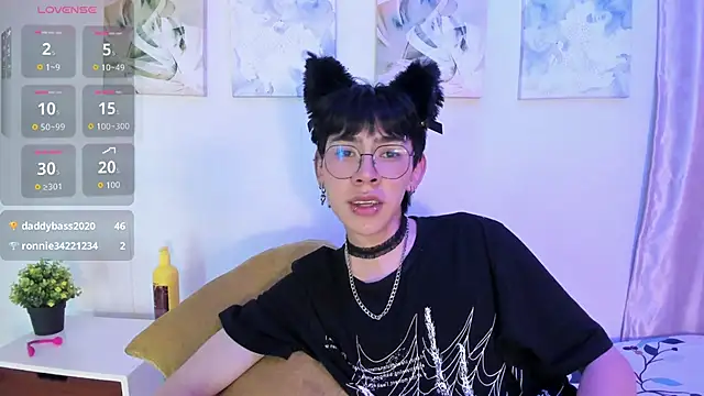 Demian Hush online show from March 21, 8:19 am