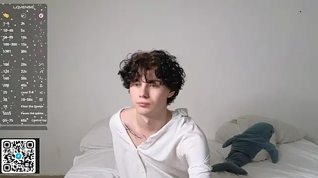 moon Gloww online show from February 11, 8:41 am